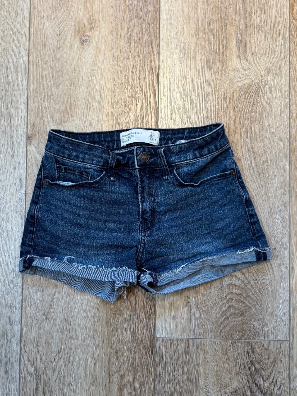 Abercrombie & Fitch Mid Rise Denim Shorts Raw Cuffed Hem Dark Wash Size 24 / 00R